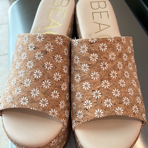 Clogs - Picture 3 of 8